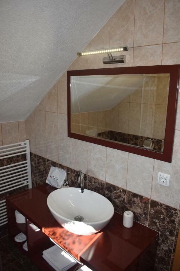 Ethno House Izvor Otel Vrelo Koreničko Dış mekan fotoğraf